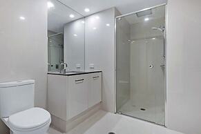 Circle on Cavill - Wow Stay