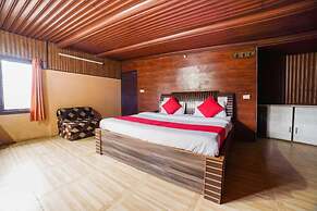 Goroomgo Long View Retreat Nainital