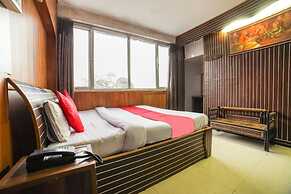 Goroomgo Long View Retreat Nainital