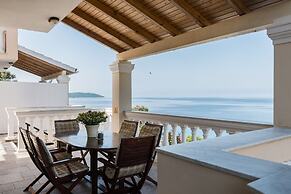 Four-Bedroom Villa Alexandros by Konnect, Private Pool & SeaView