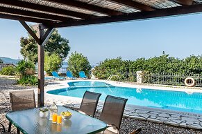 Four-Bedroom Villa Alexandros by Konnect, Private Pool & SeaView