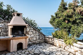 Four-Bedroom Villa Alexandros by Konnect, Private Pool & SeaView