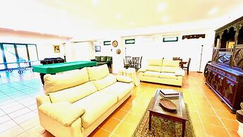 Stunning Villa Portugal Private Pool Diving Board