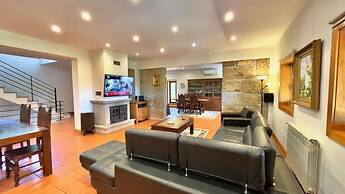 Stunning Villa Portugal Private Pool Diving Board