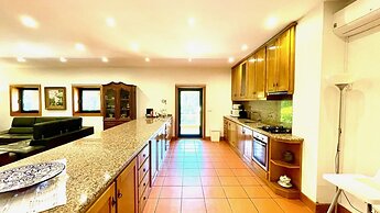 Stunning Villa Portugal Private Pool Diving Board