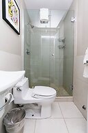 Maverick Suites at 245 Newbury St