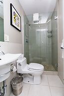 Maverick Suites at 245 Newbury St