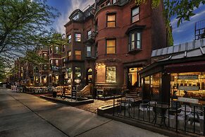Maverick Suites at 245 Newbury St