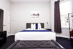 Maverick Suites at 245 Newbury St