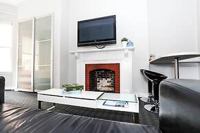 Maverick Suites at 245 Newbury St