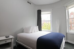 Maverick Suites at 245 Newbury St
