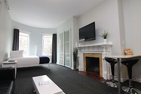 Maverick Suites at 245 Newbury St