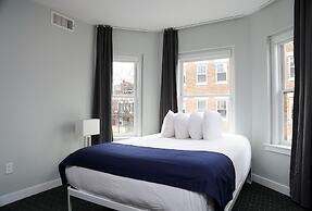 Maverick Suites at 245 Newbury St