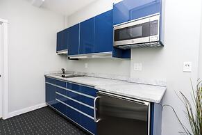 Maverick Suites at 245 Newbury St