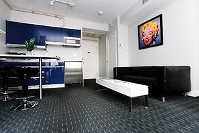 Maverick Suites at 245 Newbury St