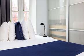 Maverick Suites at 245 Newbury St