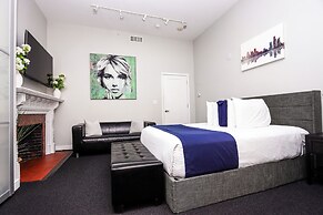 Maverick Suites at 245 Newbury St