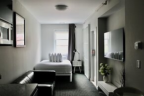 Maverick Suites at 245 Newbury St