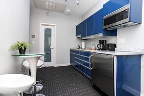 Maverick Suites at 245 Newbury St