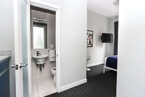 Maverick Suites at 245 Newbury St