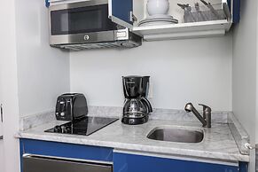 Maverick Suites at 245 Newbury St