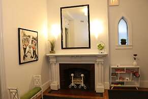 Maverick Suites at 245 Newbury St