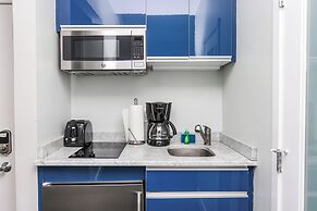 Maverick Suites at 245 Newbury St