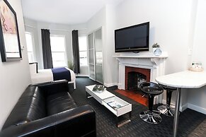 Maverick Suites at 245 Newbury St