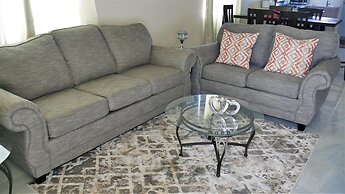 Lux Sea View Camelot Village Discovery Bay