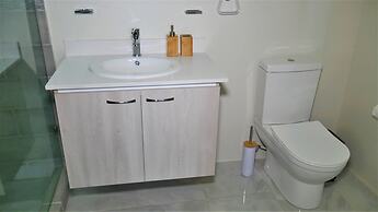 Lux Sea View Camelot Village Discovery Bay