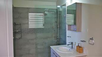 Lux Sea View Camelot Village Discovery Bay