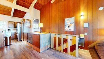 Mammoth Point #106 2 Bedroom Condo by RedAwning