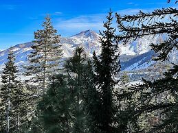 Mammoth Point #106 2 Bedroom Condo by RedAwning