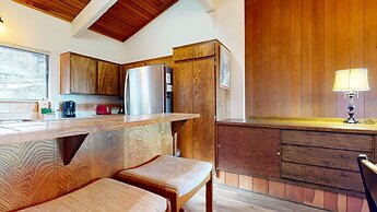 Mammoth Point #106 2 Bedroom Condo by RedAwning