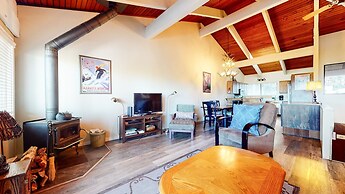 Mammoth Point #106 2 Bedroom Condo by RedAwning