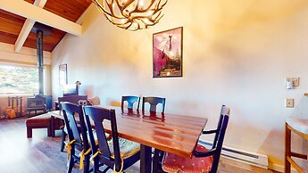 Mammoth Point #106 2 Bedroom Condo by RedAwning