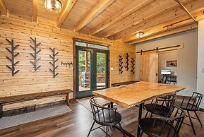 Sunshine Chalet by Taylor Made Deep Creek