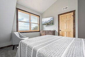 Sunshine Chalet by Taylor Made Deep Creek