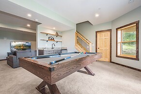 Sunshine Chalet by Taylor Made Deep Creek