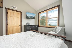 Sunshine Chalet by Taylor Made Deep Creek