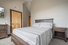 Sunshine Chalet by Taylor Made Deep Creek