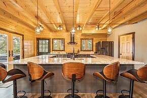 Sunshine Chalet by Taylor Made Deep Creek