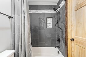 Sunshine Chalet by Taylor Made Deep Creek