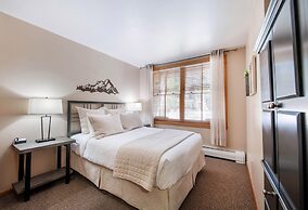 Premium Unit 1108 - One Bedroom - Zephyr Mountain Lodge 1 Condo