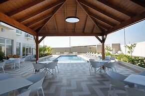 Super 8 By Wyndham Manzanillo