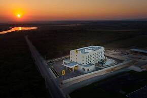 Super 8 By Wyndham Manzanillo