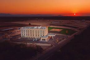 Super 8 By Wyndham Manzanillo