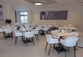 Super 8 By Wyndham Manzanillo