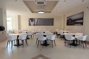 Super 8 By Wyndham Manzanillo