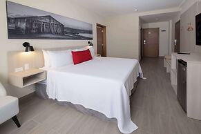 Super 8 By Wyndham Manzanillo